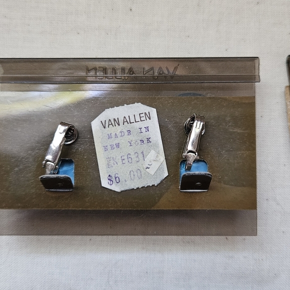 Set of vintage Van Allen clip on earrings - Picture 5 of 10